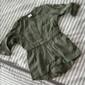 NWOTs Old Navy Romper 0/3m